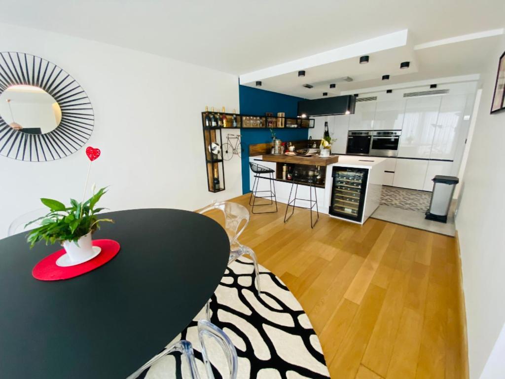 Hyper-Centre Place D'Erlon Superbe Duplex Реймс Экстерьер фото